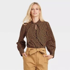 Who what wear 100% cotton button down bow top medium black gold print